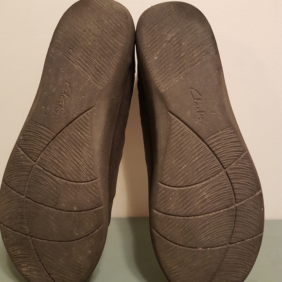 Clarks slip on shoe - Picture 4 of 4